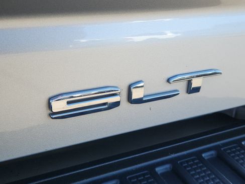 Used 2021 GMC Sierra 2500 SLT w/ SLT Premium Package AWD/4WD image 6