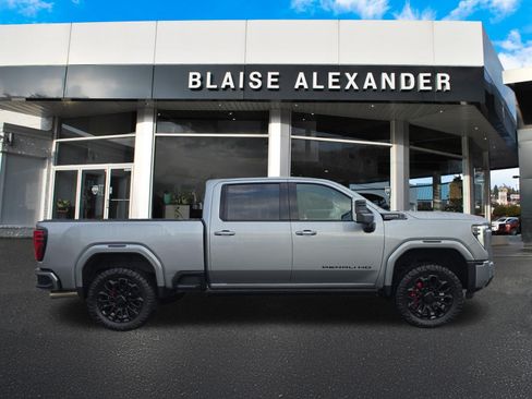 Used 2026 GMC Sierra 2500 Denali Ultimate AWD/4WD image 2