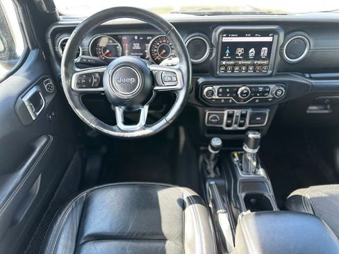 Used 2018 Jeep Wrangler Unlimited Sahara AWD/4WD image 10