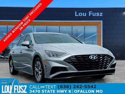 Used 2023 Hyundai Sonata SEL w/ Winter Weather Package FWD image 1