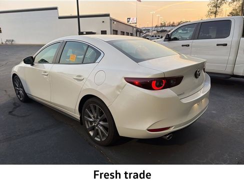 Used 2024 MAZDA MAZDA3 s image 3