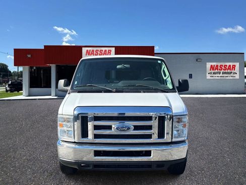 Used 2014 Ford E-350 and Econoline 350 XLT image 2