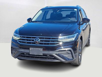 Used 2022 Volkswagen Tiguan SE w/ Panoramic Sunroof Package