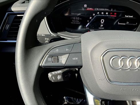 Used 2025 Audi Q5 2.0T Premium Plus w/ Premium Plus Package AWD/4WD image 11