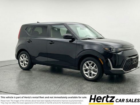 Used 2025 Kia Soul LX w/ LX Technology Package FWD image 1