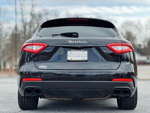 Used 2017 Maserati Levante image 6
