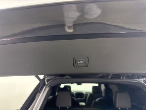 Used 2023 Chevrolet Traverse Premier w/ Redline Edition image 16