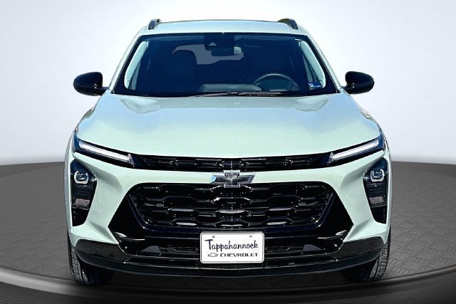 Used 2025 Chevrolet Trax ACTIV FWD image 2
