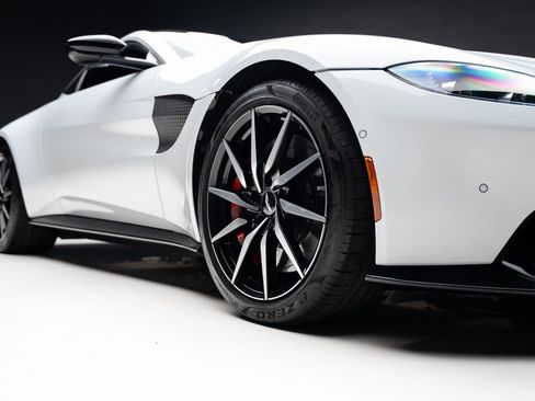 Used 2019 Aston Martin V8 Vantage Coupe RWD image 69