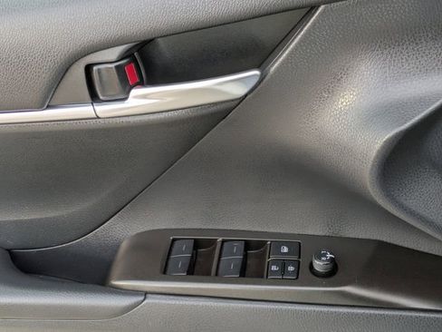 Used 2024 Toyota Camry SE image 23