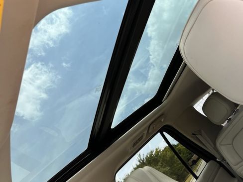 Used 2018 Lincoln Navigator Reserve AWD/4WD image 19