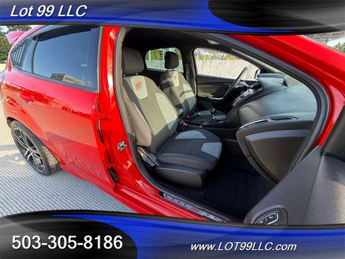 Used 2017 Ford Focus ST FWD image 17