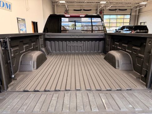 Used 2023 GMC Sierra 1500 AT4 w/ AT4 Preferred Package AWD/4WD image 9