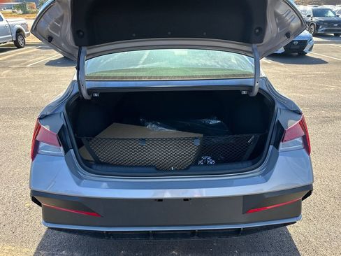 New 2025 Hyundai Elantra Sport image 18