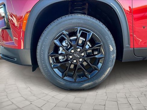 New 2025 Chevrolet Traverse LT w/ Enhanced Driving Package image 12