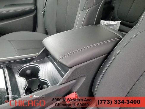 New 2025 Jeep Grand Cherokee L Laredo AWD/4WD image 23