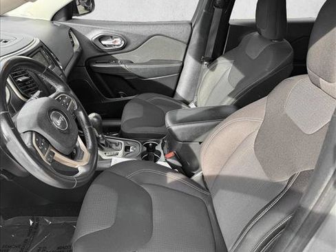 Used 2015 Jeep Cherokee Latitude image 8
