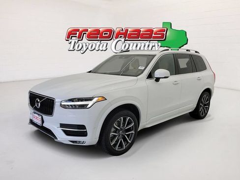 Used 2017 Volvo XC90 T6 Momentum AWD/4WD image 1