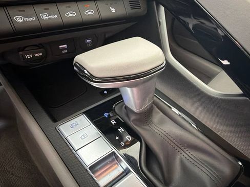 Certified 2025 Hyundai Elantra SEL FWD image 19