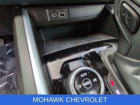Certified 2023 Chevrolet Colorado Trail Boss w/ Technology Package AWD/4WD image 36