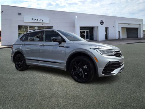 Used 2024 Volkswagen Tiguan SE R-Line image 2