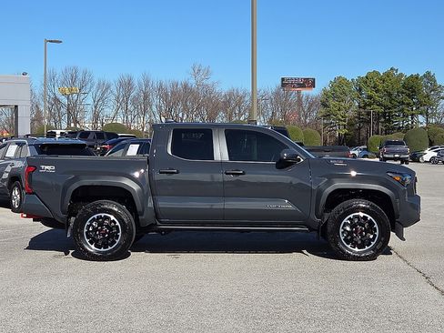 Used 2024 Toyota Tacoma TRD Off-Road image 6