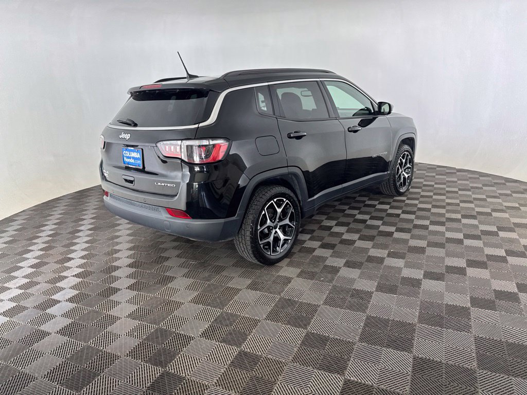 Used 2025 Jeep Compass Limited AWD/4WD image 5