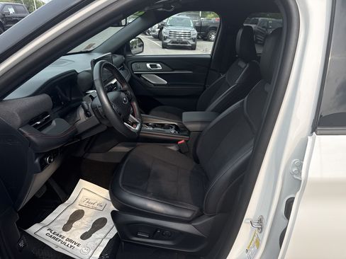 Used 2025 Ford Explorer ST AWD/4WD image 12