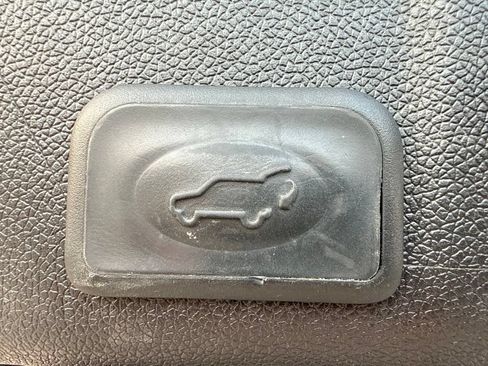 Used 2016 GMC Acadia Denali FWD image 11