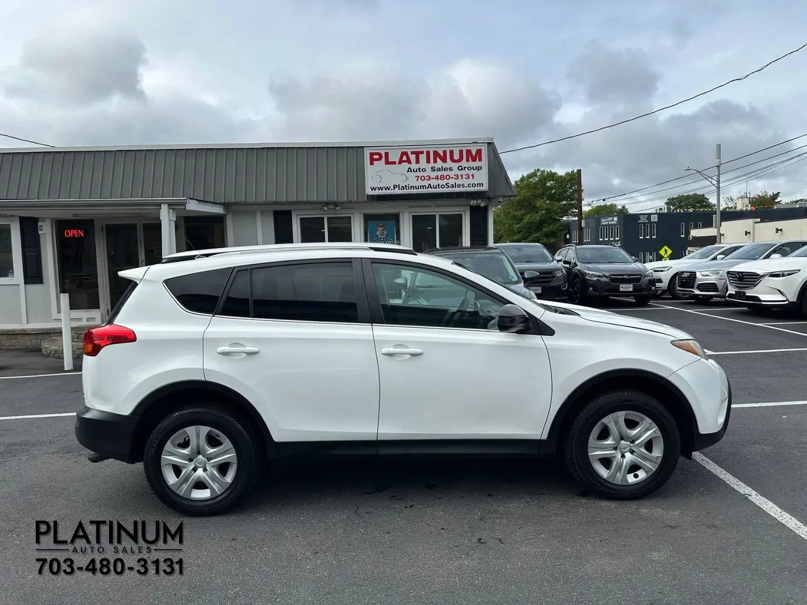 Used 2015 Toyota RAV4 LE AWD/4WD image 2