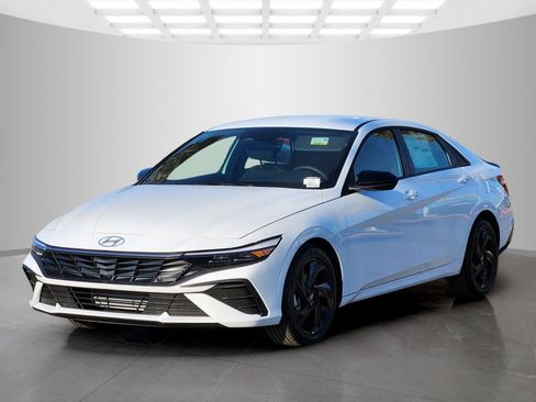 New 2026 Hyundai Elantra Sport image 3