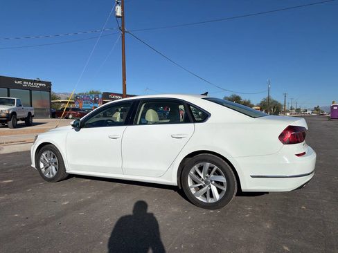 Used 2018 Volkswagen Passat 2.0T SE image 6