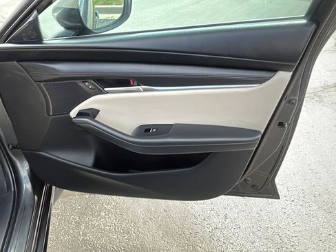 Used 2023 MAZDA MAZDA3 s image 16