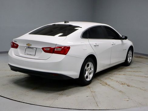 Used 2018 Chevrolet Malibu LS w/ LPO, Convenience Package 1 FWD image 10