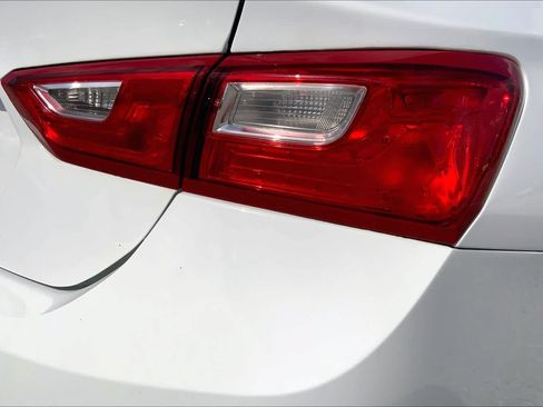 Used 2017 Chevrolet Malibu LS FWD image 30