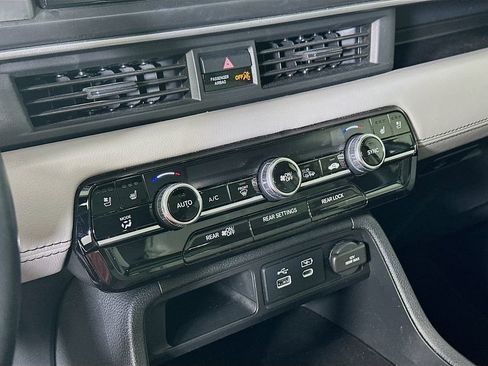 Certified 2025 Honda Pilot Elite image 14