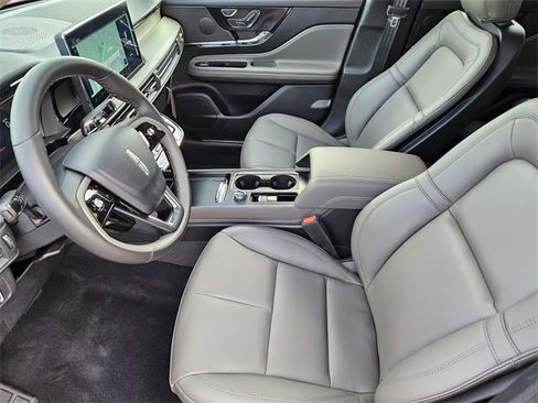 New 2026 Lincoln Corsair Premiere image 12