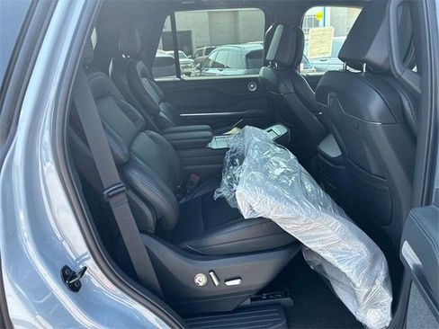 New 2025 Lincoln Navigator Reserve w/ Jet Appearance Package image 17