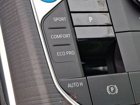 Used 2025 BMW i4 xDrive40i w/ Premium Package AWD/4WD image 21