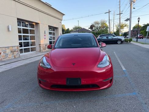 Used 2023 Tesla Model Y Long Range AWD/4WD image 2