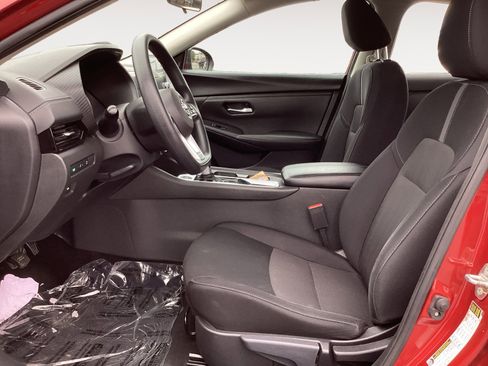 Used 2024 Nissan Sentra SV w/ Lighting Package image 25