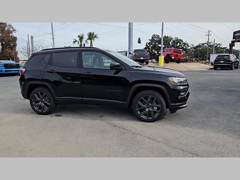 New 2026 Jeep Compass Latitude AWD/4WD image 33