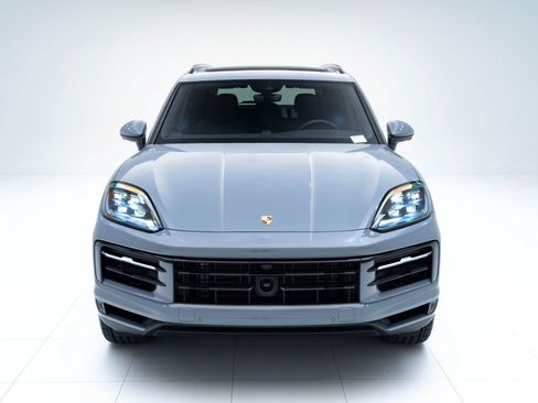 Certified 2026 Porsche Cayenne AWD/4WD image 6