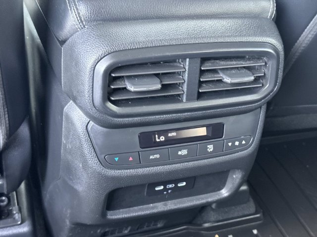 Used 2025 Honda Pilot Touring image 29