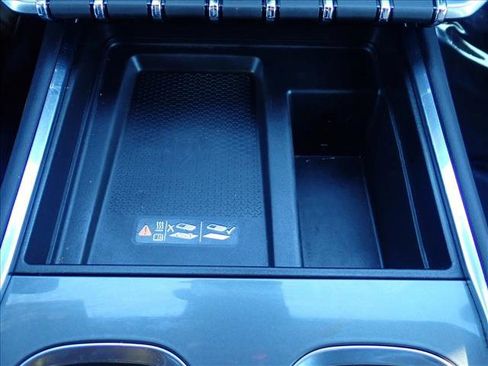 Used 2025 GMC Acadia Elevation image 21