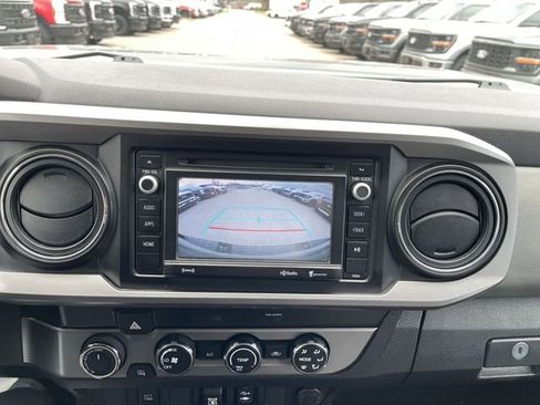 Used 2019 Toyota Tacoma SR5 image 18