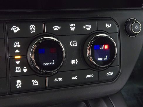 New 2026 Land Rover Defender 110 OCTA AWD/4WD image 33