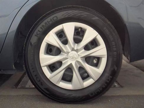 Used 2016 Toyota Corolla L FWD image 12