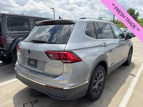 Used 2022 Volkswagen Tiguan SE FWD image 5