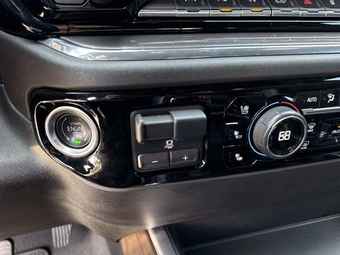 Used 2024 Chevrolet Silverado 1500 High Country w/ Technology Package image 27